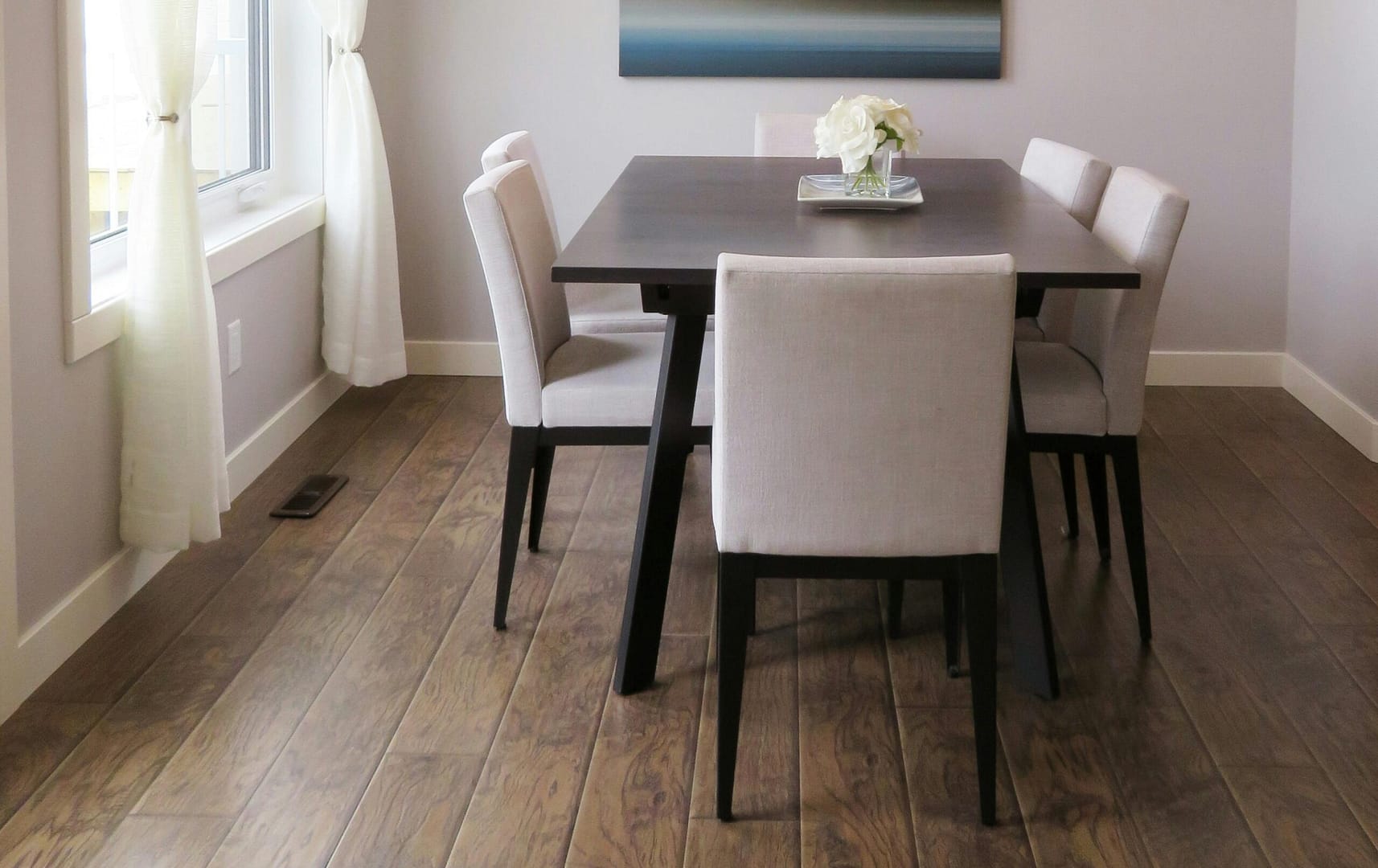 Parkiet w mieszkaniu w bloku – na co zwrócić uwagę przed zakupem?