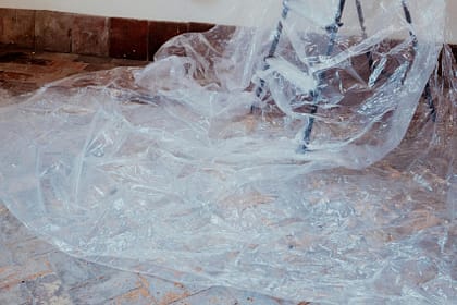 Folia paroizolacyjna pod parkiet – kiedy i dlaczego jest potrzebna?