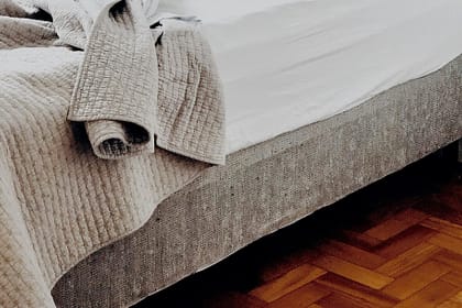 Jodełka francuska czy węgierska? Różnice i wybór wzoru parkietu